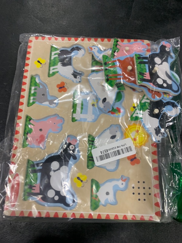 Photo 1 of Melissa & Doug Farm Animals Sound Puzzle - Wooden Peg Puzzle with Sound Effects (8 pcs)