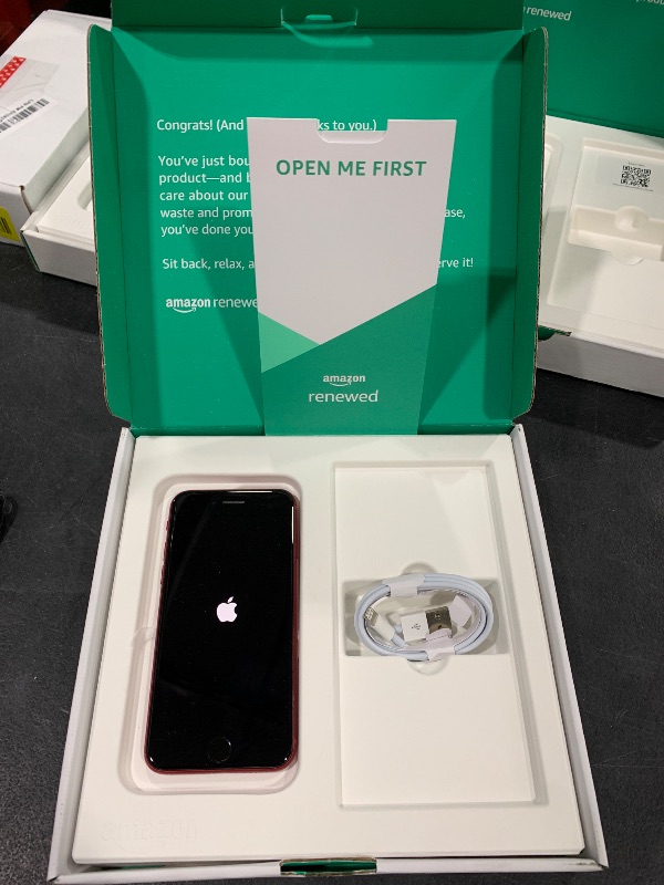 Photo 1 of Apple iPhone SE 3rd Gen, 64GB, RED - Unlocked (Renewed Premium)