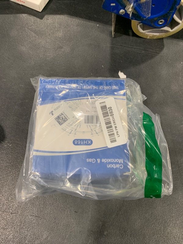 Photo 1 of 5-in-1 Carbon Monoxide Detectors, Natural Gas Leak Detector, Plug-in & Battery Backup Co Detector, HD Digital Display, CO Gas Temp Humidity Sensor, 2-Pcs, Black