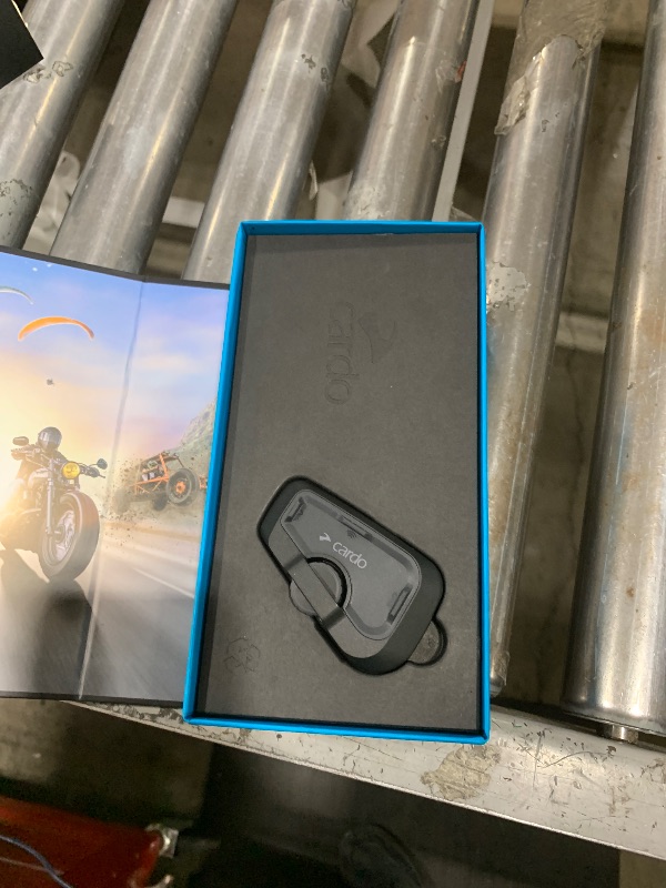 Photo 1 of Cardo Systems FREECOM 4X Motorcycle 4-Way Helmet Bluetooth Communication System Headset Intercom, Universal Bluetooth Connectivity, Waterproof, 40mm Speakers - Single Pack