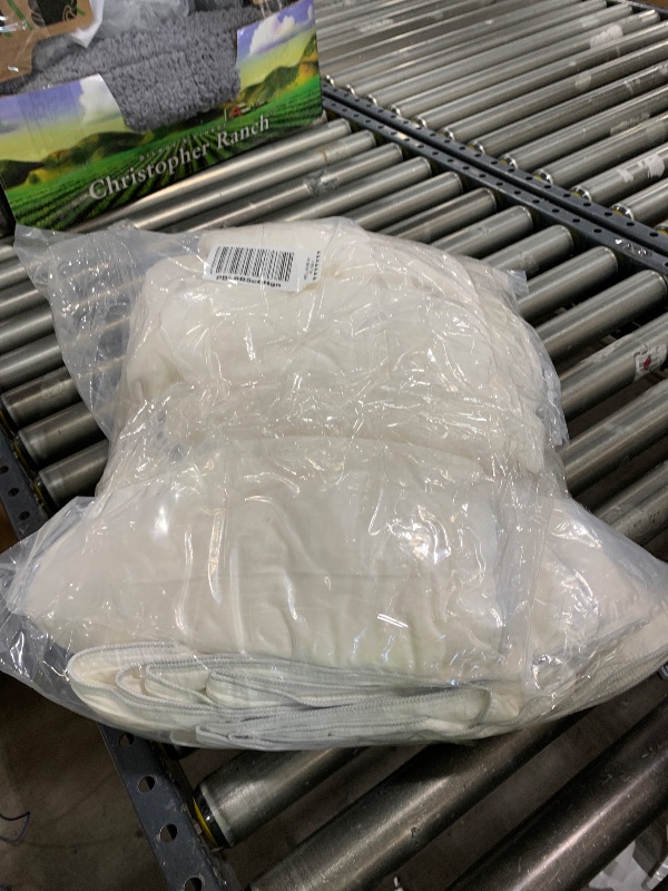 Photo 1 of CUDDLE DREAMS Wool Comforter Duvet Insert, 100% Australian Wool Filling with Soft Noiseless Cotton Shell, Natural Warmth (Midweight for All Season, Queen)