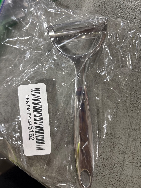 Photo 1 of Huakai Multifunction Vegetable Peeler Julienne Peeler for Kitchen (2-in-1 peeler)