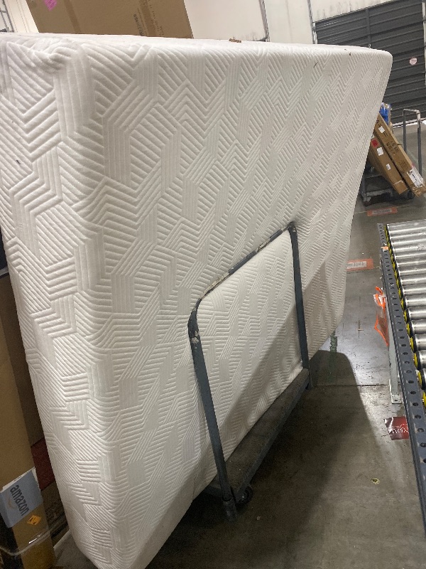 Photo 1 of LUCID 10 Inch Memory Foam Mattress - Bamboo Charcoal and Gel Infusions cali 

