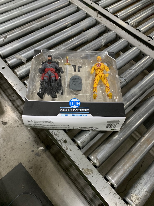 Photo 1 of McFarlane Toys - DC Multiverse Batman vs Professor Zoom (Flashpoint) 7in Action Figure 2pk
