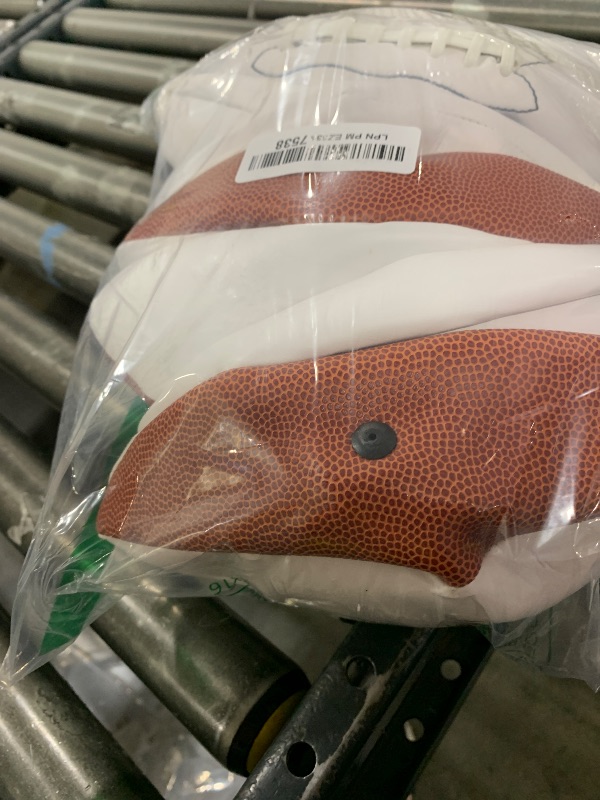 Photo 1 of Jenaai 9 Pcs 8.27in Autograph Football Blank White Panels Mini Official Size 3 Autograph Footballs Customized Signature Team Balls Trophy for Rugby Game (Three Sided Blank)