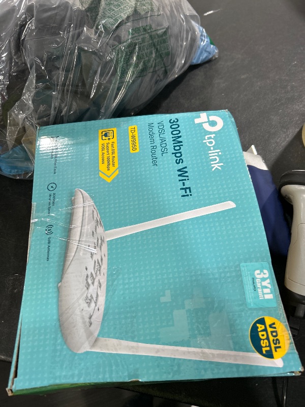 Photo 1 of Tp-Link TD-W9950 300Mbps Wireless N VDSL/ADSL Modem RouterI
