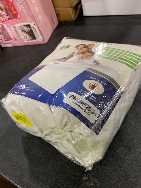 Photo 1 of  King Size Mattress Protector Bed Bug Waterproof Zippered Cover - Hypoallergenic Premium Quality Encasement Protects Against Liquids, Dust - Breathable, Noiseless Fabric