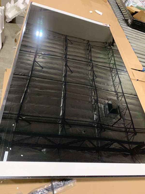 Photo 1 of Samsung 70-Inch Class Crystal UHD U8000F 4K Smart TV (2025 Model) Endless Free Content, Crystal Processor 4K, MetalStream Design, Knox Security, Alexa Built-in
parts only