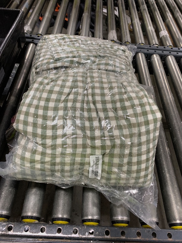 Photo 1 of mixinni Green Gingham Comforter Set King, Plaid Comforter Set 3 Pieces 1 Green Grid Comfoter with 2 Pillow Cases for All Seasons, Soft Fluffy Modern Grid Pattern Printed Bedding-King Size