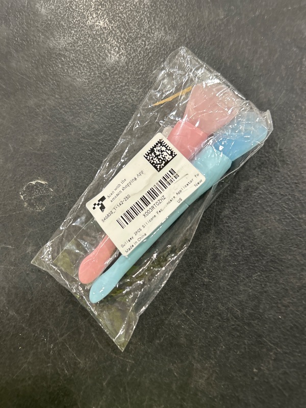 Photo 1 of Ouligay 2PCS Silicone Face Mask Brush Applicator Soft Face Mask Applicator Face Mask Spatula Facial Mask Brush Skincare Applicator for Mud, Clay