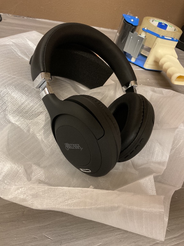 Photo 1 of SANTANA AMORÉ ON-EAR BLUETOOTH HEADPHONES