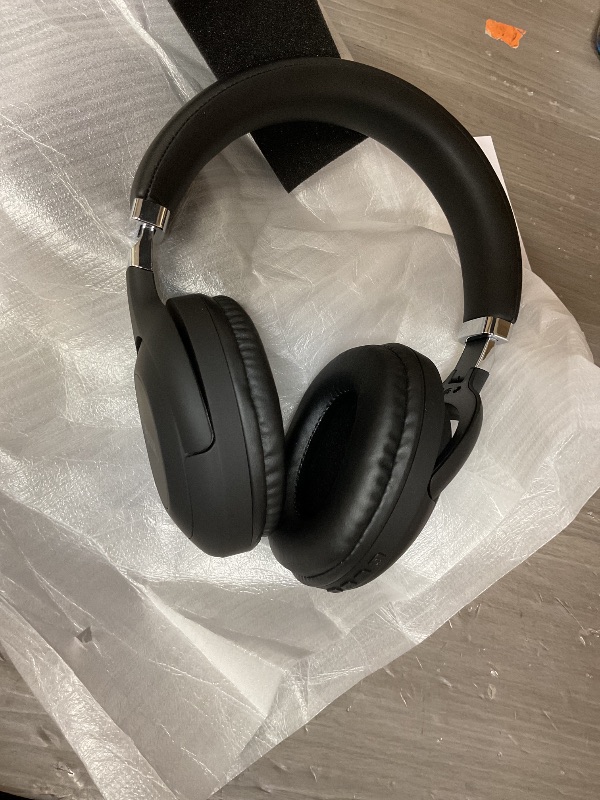 Photo 1 of SANTANA AMORÉ ON-EAR BLUETOOTH HEADPHONES