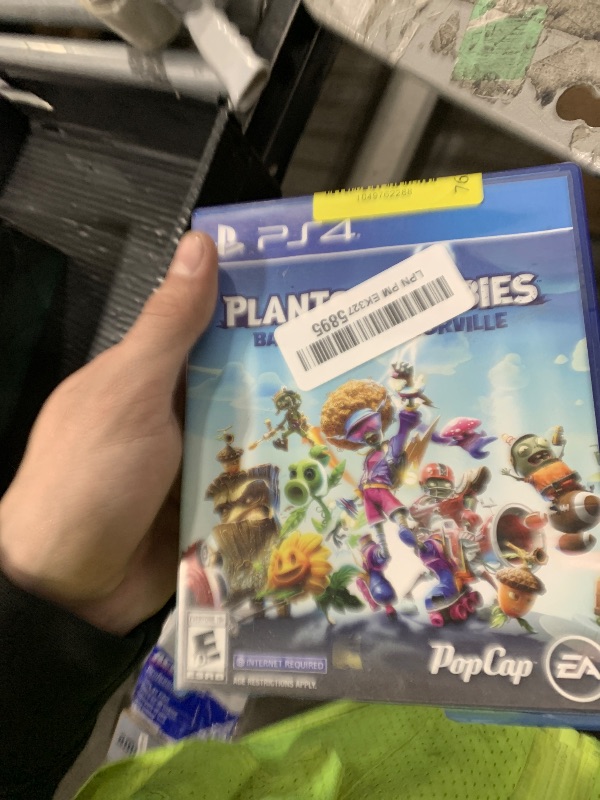 Photo 1 of Plants Vs. Zombies: Battle for Neighborville - PlayStation 4