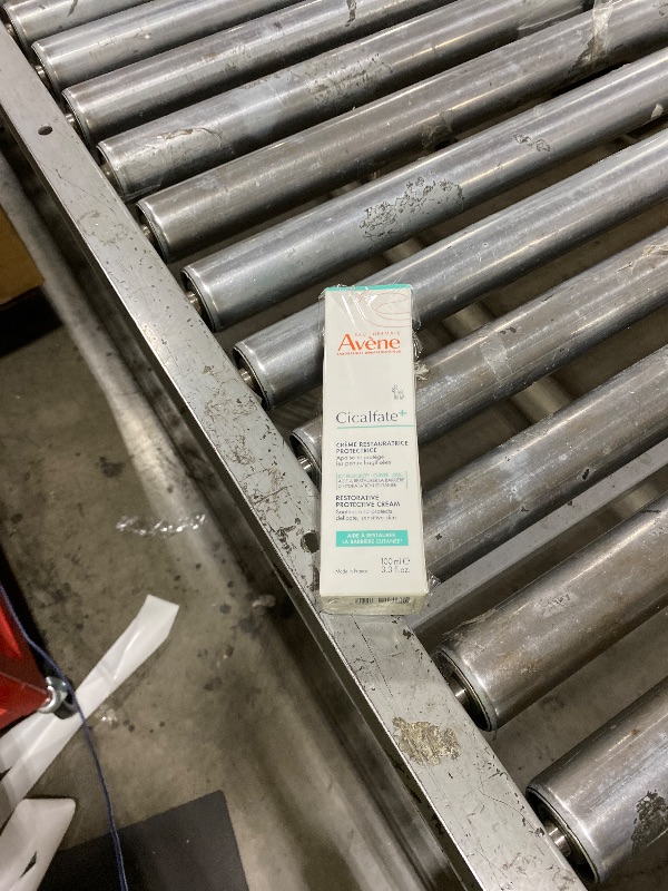 Photo 1 of Avène Cicalfate+ Restorative Protective Cream, Face Moisturizer, face cream for sensitive skin, helps restore skin barrier, restorative cream, safe for infants, children and adults, 3.3 Fl Oz