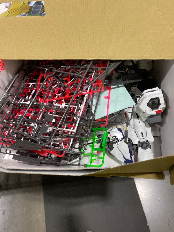 Photo 1 of Bandai Hobby PG RX-0 Unicorn Gundam Model Kit (1/60 Scale) (BAN194365)