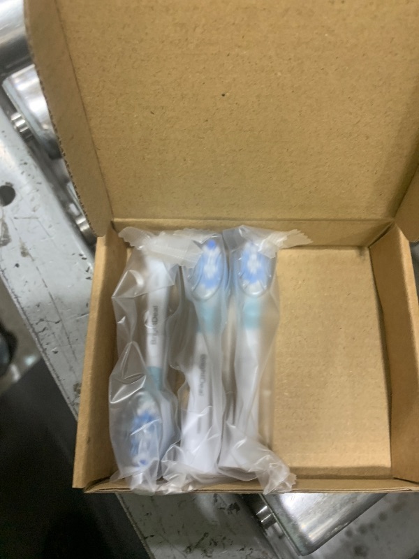 Photo 1 of Toothbrush replacements  3pc
