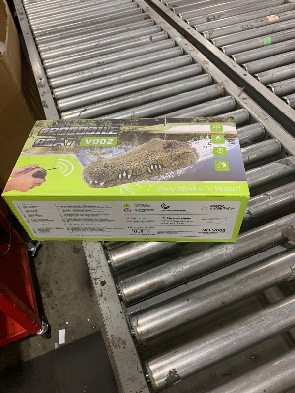 Photo 1 of Akargol 2.4 GHz Remote Control Alligator Head Boat RC Boats - Large Resin Decoy and Floating Crocodile Head Toy Rechargeable Battery Prank Toys Remote Controlled Boat Lake & Pool