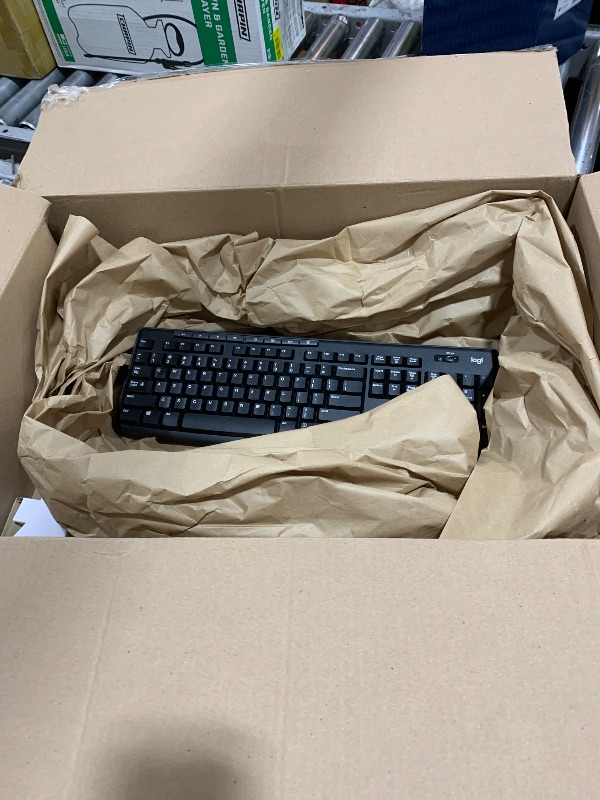 Photo 1 of Logitech MK270 Wireless Keyboard and Mouse Combo for Windows