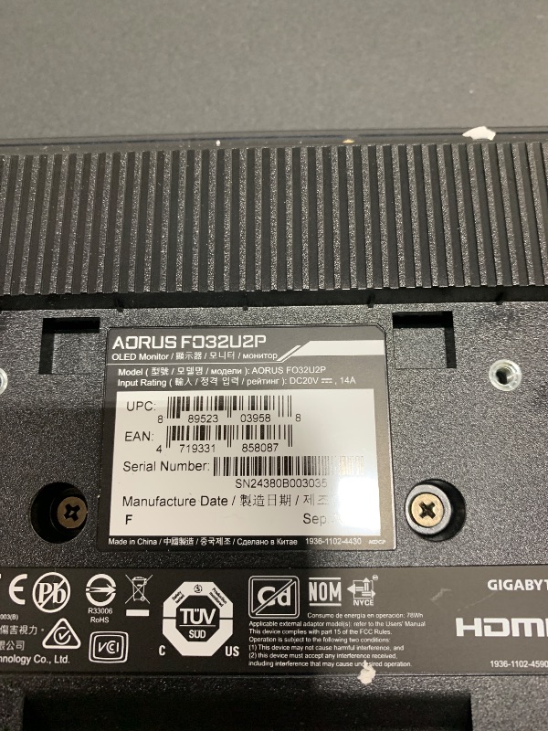 Photo 1 of (FOR PARTS) GIGABYTE - AORUS FO32U2 Pro - 32" QD OLED Gaming Monitor - UHD 3840x2160-240Hz - 0.03ms GTG - AMD FreeSync Premium Pro - Type C KVM - HDMI, DP, Type C - Height Adjustable - Black
