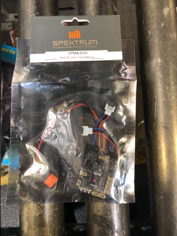 Photo 1 of Receiver / ESC Unit: Ultrix 600mm
Spektrum - Item No.SPMA3255