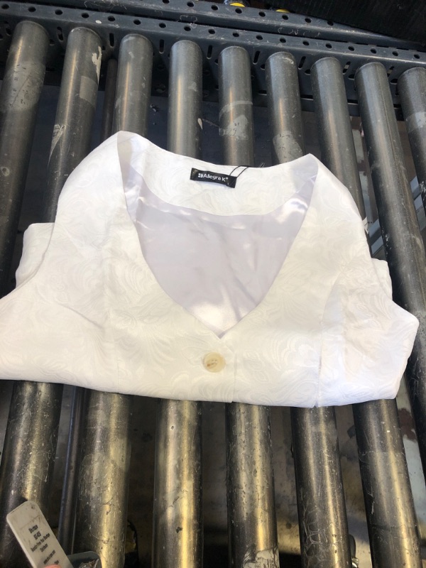 Photo 1 of White Vest
Vest For Suit
Size: L
Allegra K Brand