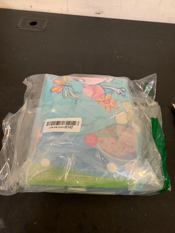 Photo 1 of NoJo Peppa Pig 2 Piece Toddler Sheet Set Fitted Bottom Sheet and Reversible Pillowcase, Pink and White