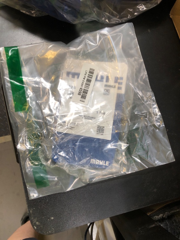 Photo 1 of MAHLE T32611 Engine Variable Timing Adjuster Magnet Seal