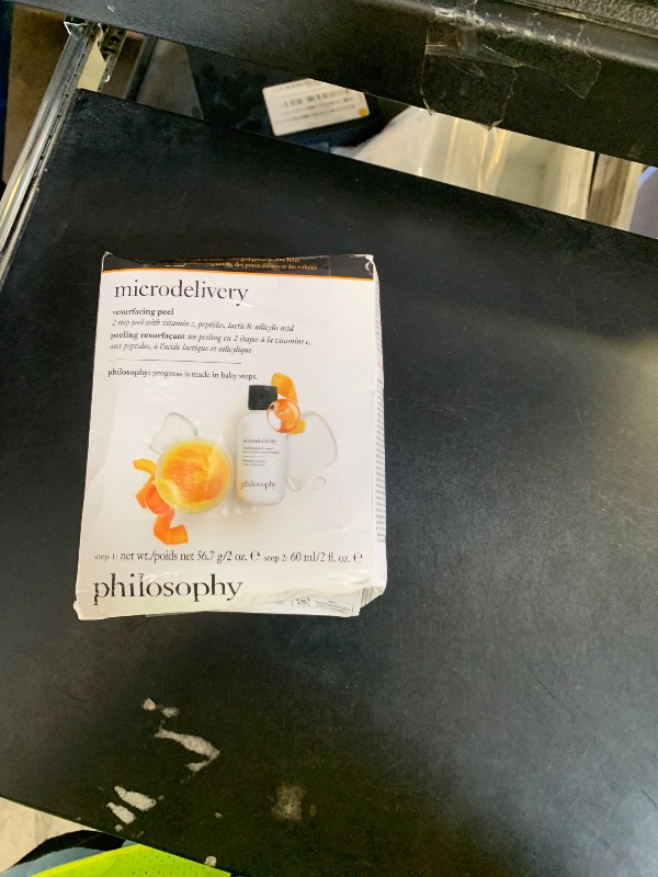Photo 1 of philosophy microdelivery vitamin c resurfacing peel kit - with lactic acid & sunflower seed oil - two-step treatment to smooth rough texture, even skin tone and minimize the appearance of fine lines