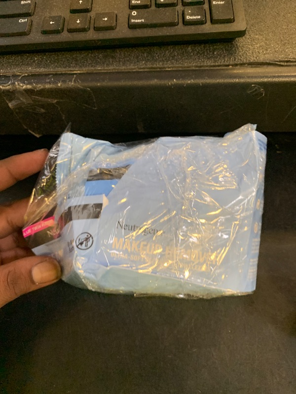 Photo 1 of Neutrogena Makeup Remover Wipes Micellar Alcohol-Free Face Towelettes Remove Waterproof Mascara & Oil, Compostable 100% Plant-Based Cloth, Dermatologist & Ophthalmologist Tested, Twin Pack 2 x 25 ct