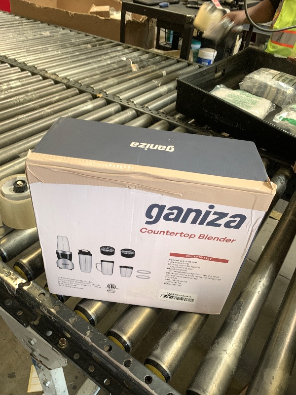 Photo 1 of Ganiza Smoothie Blender, 900W Blenders for Shakes and Smoothies, 15-Piece Personal Blender and Grinder Combo for Kitchen, Smoothies Maker with 4 BPA-Free Portable Cup, Nutritious Recipe