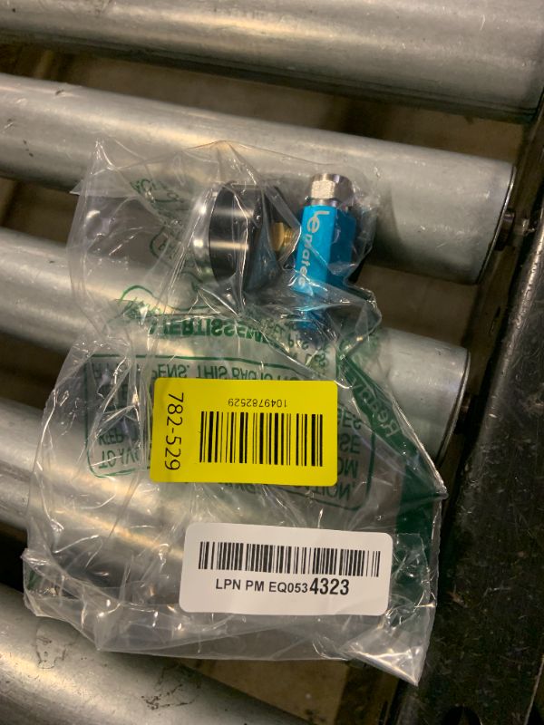 Photo 1 of LE LEMATEC Air Compressor Regulator Valve with Pressure Gauge, for Precise Control in Air/Pneumatic Tool Applications, Spray Painting, Tire Inflation and More, ¼ NPT, 0-150 PSI (AR-01)