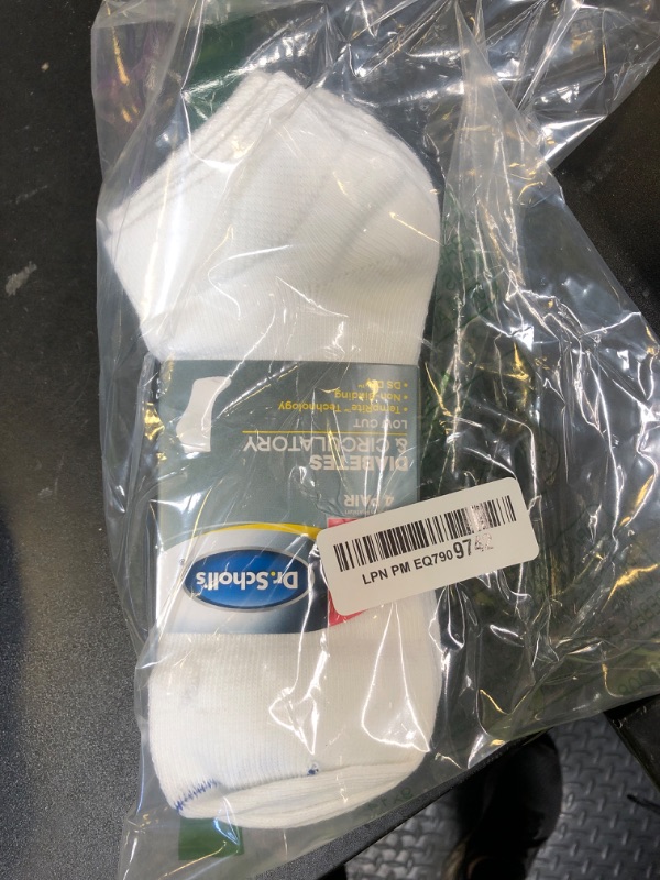 Photo 1 of Dr. Scholl's Women's 4 Pack Diabetic & Circulatory Non-binding Low Cut Casual Sock, Solid White, Shoe Size 4-10 US