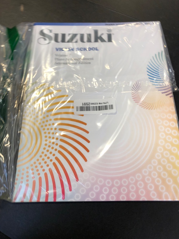 Photo 1 of Suzuki Violin School, Volume 7 (International), Vol 7: International Edition (Suzuki Violin School, Vol 7)