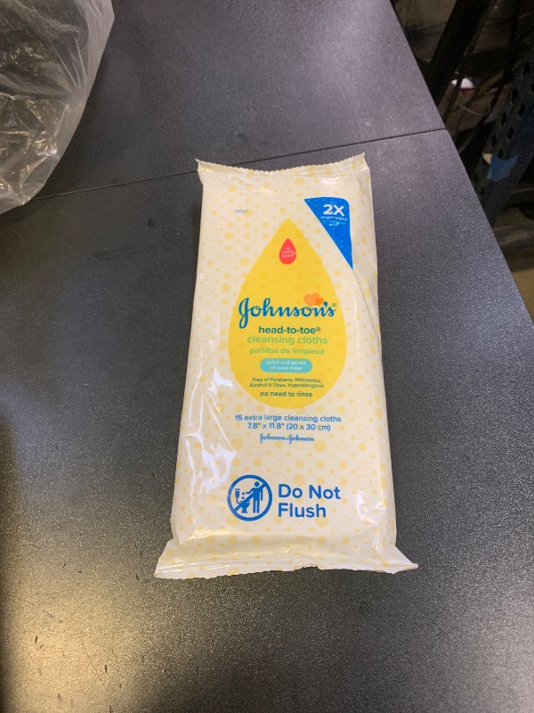 Photo 1 of Johnson's Baby Head-to-Toe Gentle Cleansing Cloths, No Rinse, Disposable Pre-Moistened Baby Bath Wipes, Hypoallergenic Newborn Essentials, Head-to-toe Wipes, Paraben-Free 15 ct