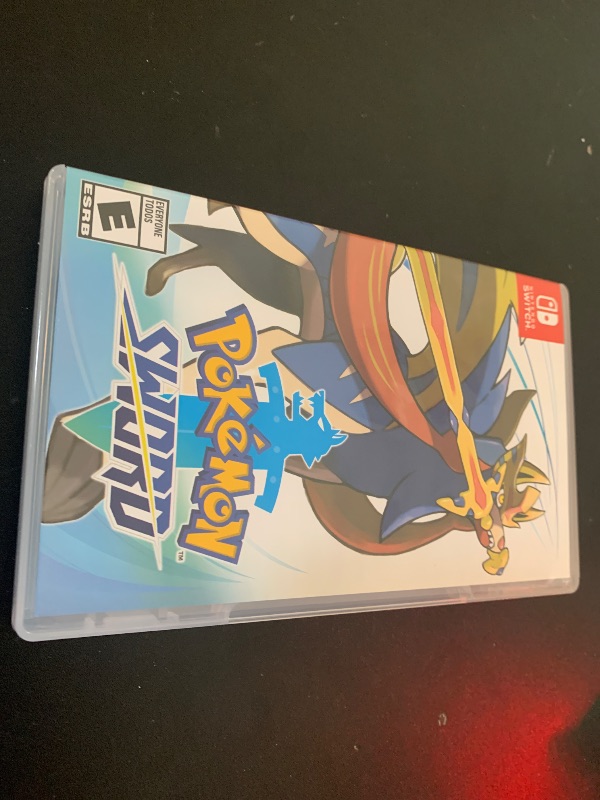 Photo 1 of Pokémon Sword - Nintendo Switch