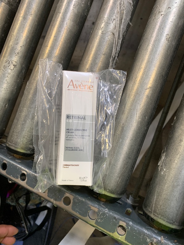 Photo 1 of Avène Retrinal 0.05% Intensive Multi-Corrective Cream, Retinal Face Cream Formulated with Retinaldehyde, Niacinamide & Hyaluronic Acid, Anti-aging Cream Visibly Reduces Wrinkles & Fine Lines, 1 Fl Oz