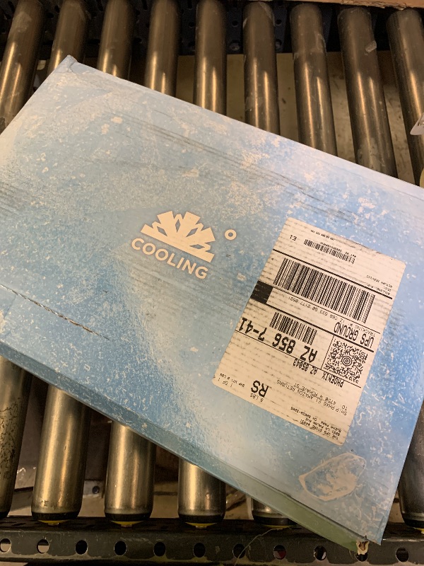 Photo 1 of Bedsure Cooling Comforter Cal King - Cooling Blankets for Hot Sleepers, Lightweight Comforter for Summer with Dual-Sided Cool Tech, Soft Breathable Cold Blanket for Sleeping, Blue, 102x96 Inches