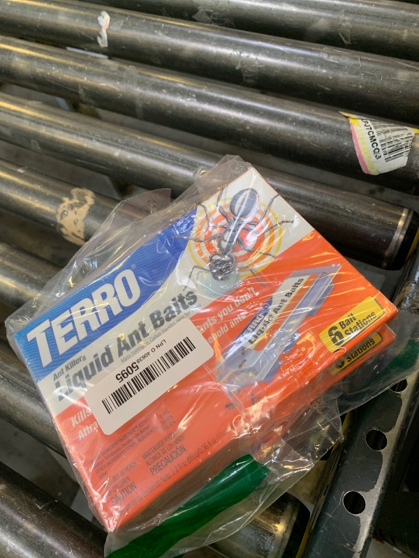 Photo 1 of TERRO Ant Killer Bait Stations T300-3SR - Liquid Bait to Eliminate Ants - 18 Count Stations for Effective Indoor Ant Control