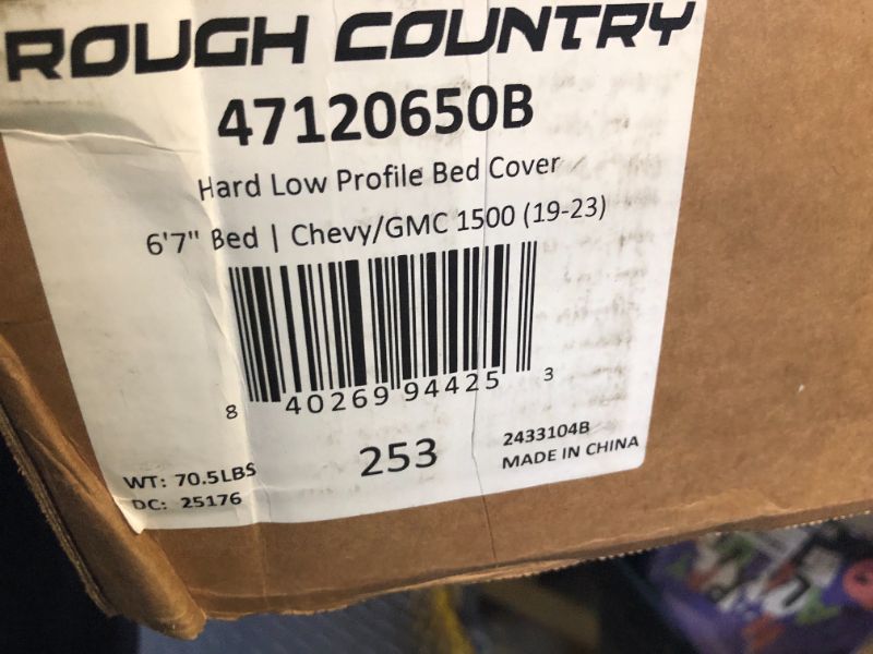 Photo 1 of Rough Country Hard Tri-Fold Tonneau Cover for Chevy Silverado 1500 & GMC Sierra 1500 (2019-2025) - Low-Profile Aluminum Truck Bed Cover, Fits 6'7 Bed (79.4")