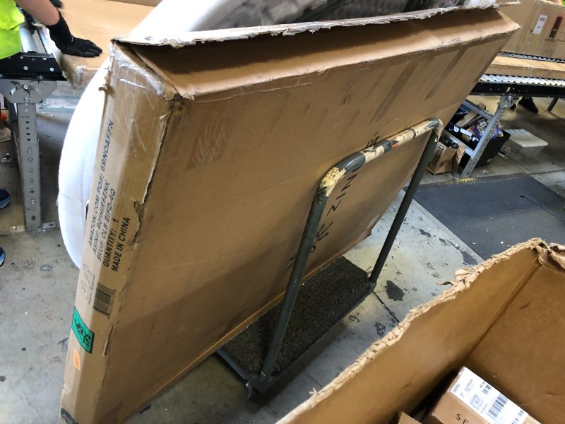 Photo 1 of ZINUS 4 Inch Box Spring with Cover, No Assembly Mattress Foundation, Sturdy Metal Structure, Queen, White
