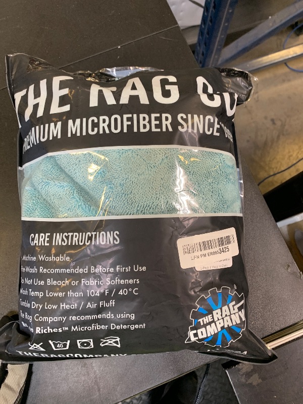 Photo 1 of The Rag Company - The Liquid8r - Absorbent 70/30 Blend Microfiber Drying Towel for Cars, Trucks, SUVs, Safe for Detailing + Scratch Free, Twist Loop, 1100gsm, 25in x 36in, Aqua Blue
