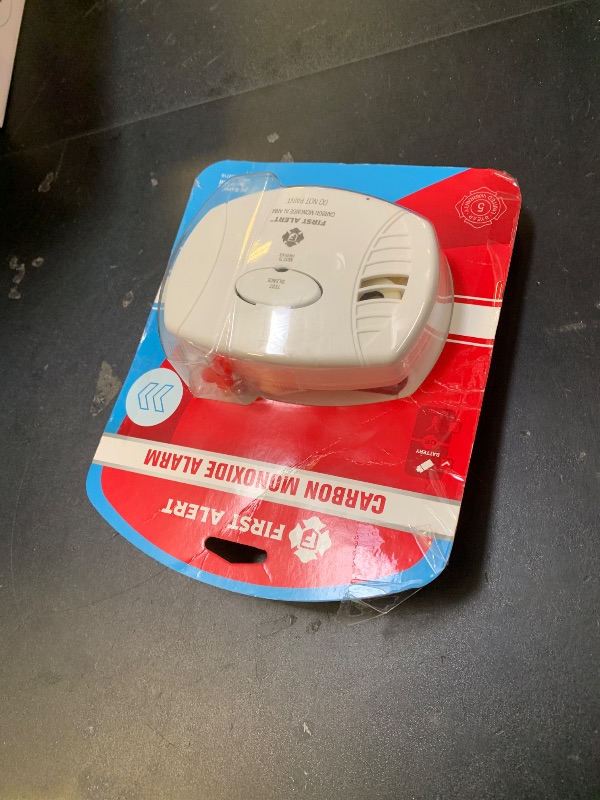 Photo 1 of First Alert CO400 Carbon Monoxide (CO) Detector, Battery Operated Alarm, 1-Pack