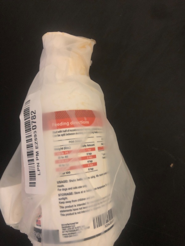 Photo 1 of StrellaLab Wild Alaskan Salmon Oil for Dogs - Natural Omega 3 for Dogs & Cats, Itch & Allergy Relief, Skin & Coat Support - Fish Oil Liquid, EPA+DHA Fatty Acids for Hip&Joint, Immune&Heart Health 8 Oz