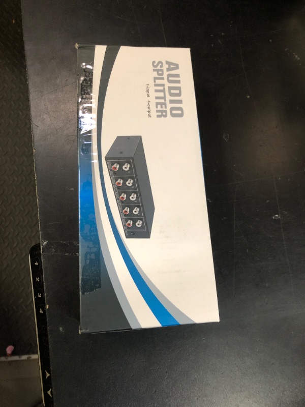 Photo 1 of FlyroadUp 3.5mm Aux + RCA L/R Audio Splitter 1 in 4 Out Stereo Analog Audio Distributor Box