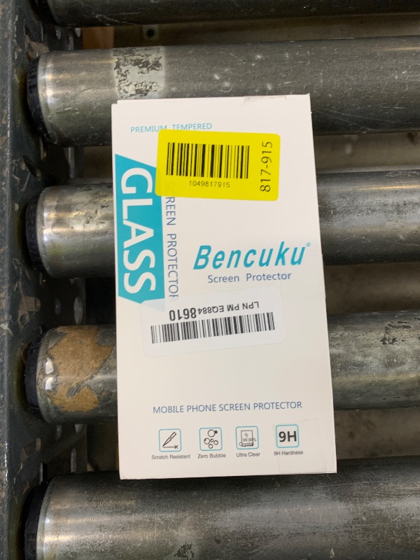 Photo 1 of Bencuku (2 Pack) Screen Protector for iPhone 15 Tempered Glass 6.1-inch, Easy to Install, Bubble Free, 9H Hardness