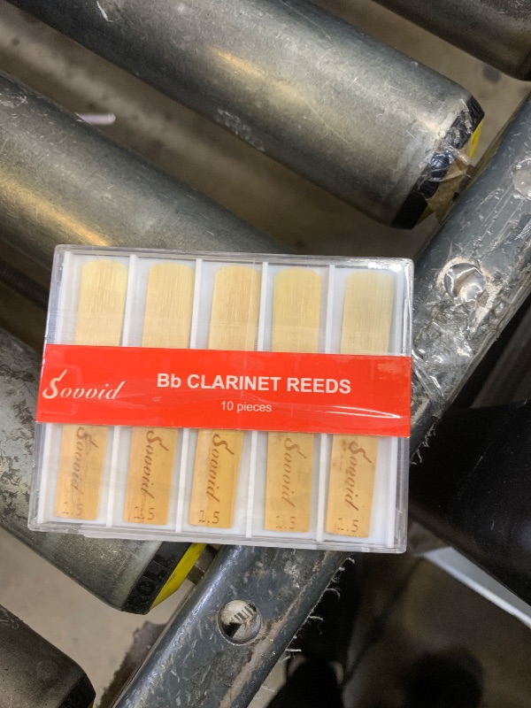 Photo 1 of Sovvid 10 Pack Bb Clarinet Reeds with Plastic Box, Strength 1.5 Reeds for Clarinet, Thinner Reed Tip & Unfiled Cut for Easy of Play, Traditional Reeds for Clarinet Beginner and Player