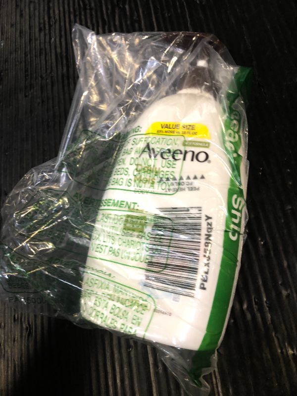 Photo 1 of Aveeno Daily Moisturizing Body Wash for Women and Men for Dry & Sensitive Skin, Paraben, Soap & Dye-Free, Gentle Shower Cleanser, Dermatologist Recommended Brand, Lightly Scented, 33 Fl Oz