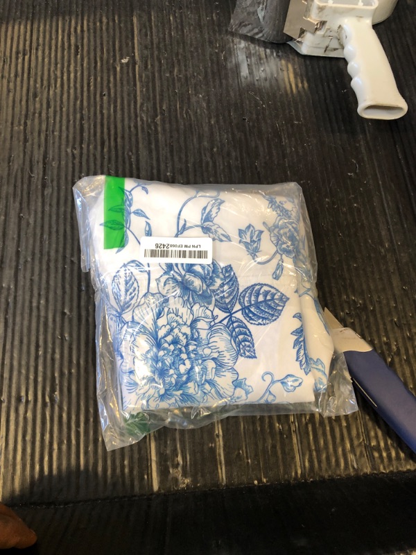 Photo 1 of VIGGINER Blue and White Floral Rectangle Tablecloth Vintage Chinoiserie Flowers Table Cloth for Kitchen Dining Tablecloths Table Cover Decor for Party Patio 54 x 72 Inch