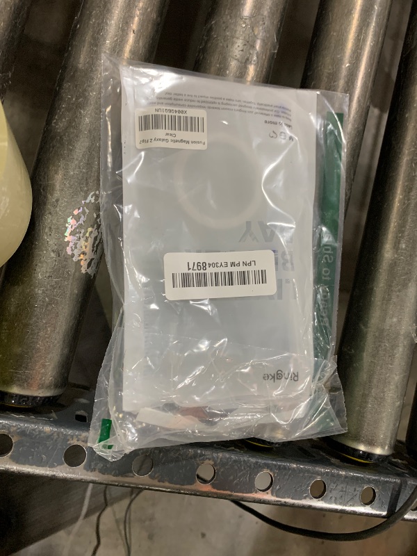 Photo 1 of galaxy z flip 7 phone case 