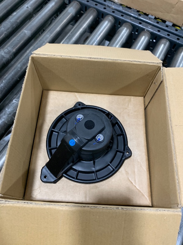 Photo 1 of SCITOO HVAC Heater Blower Motor Front 700012 For Dodge For Ram 1500 02-08/For Ram 2500/3500 03-09/For Ram 4500 08-10/For Ram 5500 08-10,For Jeep For Grand Cherokee 02-04,For Toyota For Sienna 98-03